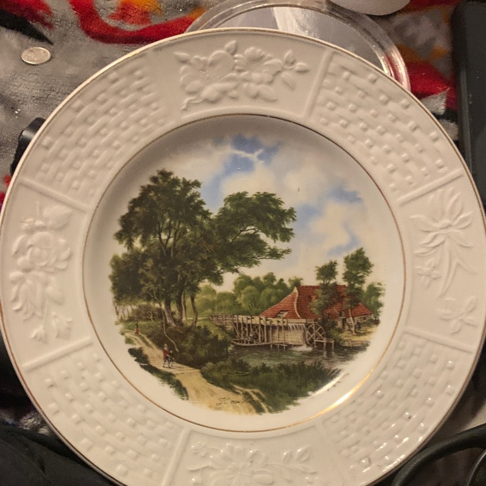 Tudor White Plate with Scenic Design